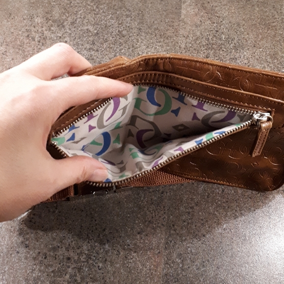 Guess Brand Tan Hip Bag - Picture 11 of 11